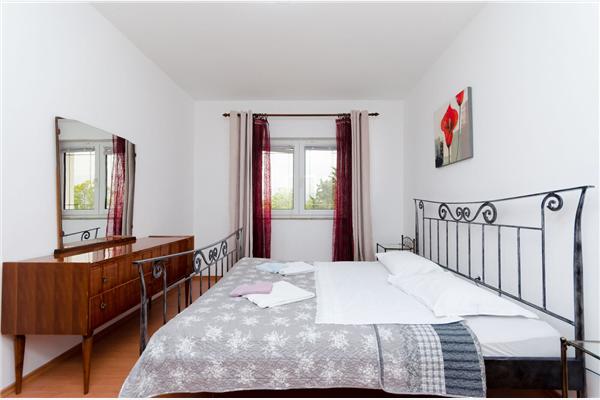 Apartment A1, for 8 persons