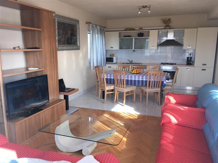 Apartment A1, for 8 persons