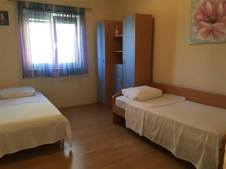 Apartment A1, for 8 persons