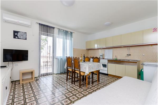 Apartment A1, for 5 persons