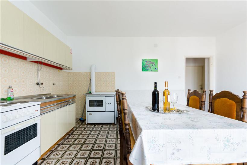 Apartment A1, for 5 persons