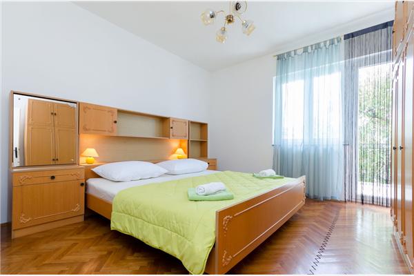Apartment A1, for 5 persons