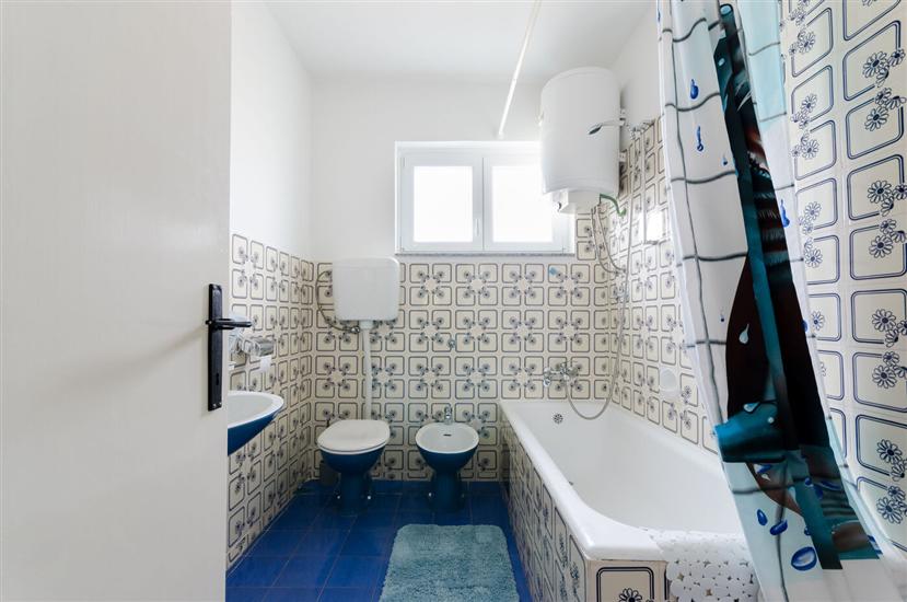 Apartment A1, for 5 persons