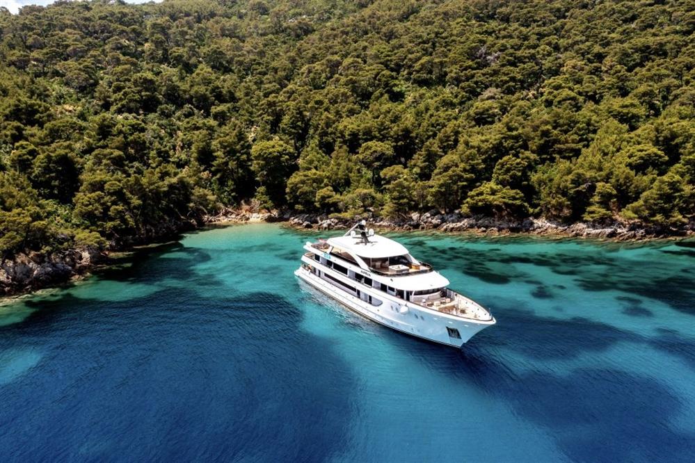 Aurelia-luxury-ship-exterior-view