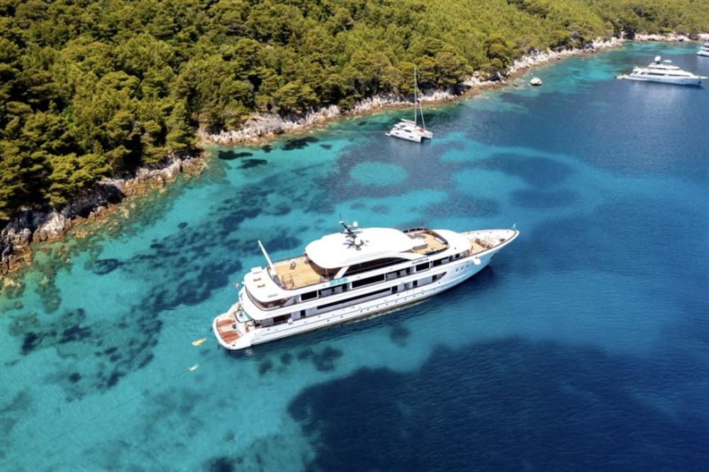 Aurelia-luxury-ship-side-view