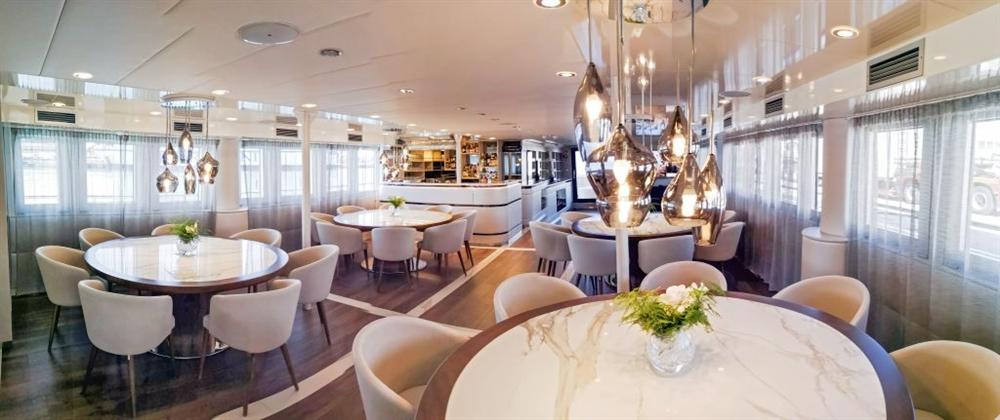 Aurelia-luxury-ship-dining-area