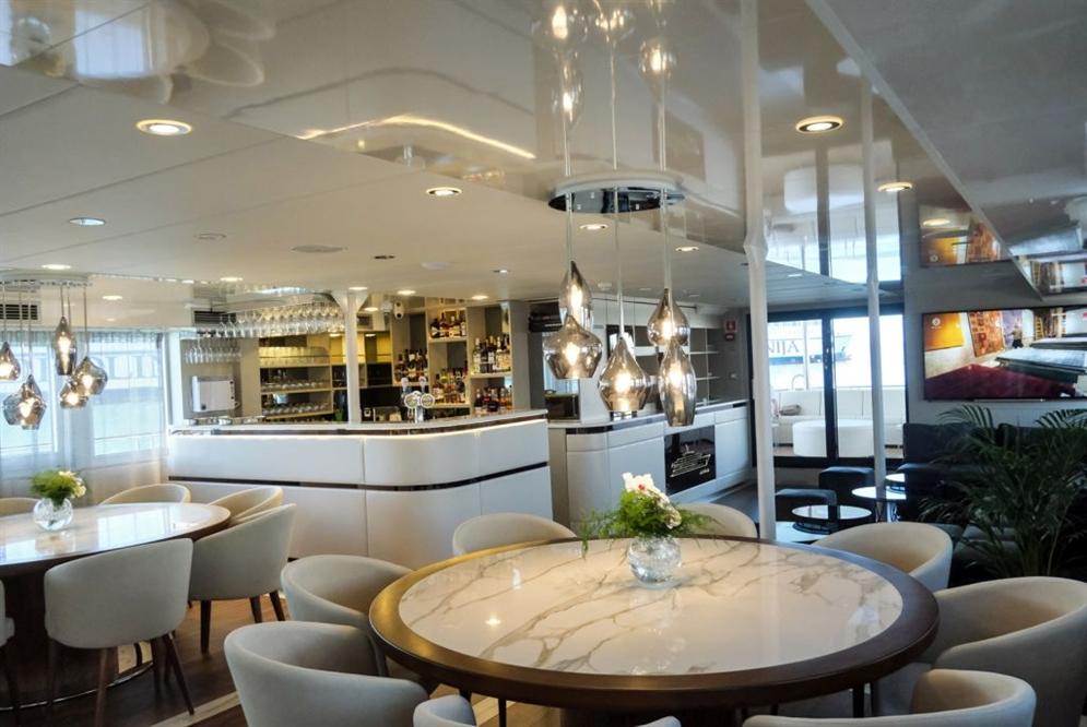 Aurelia-luxury-ship-dining-hall-table-and-chairs