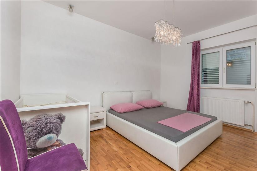 Apartment A1, for 5 persons