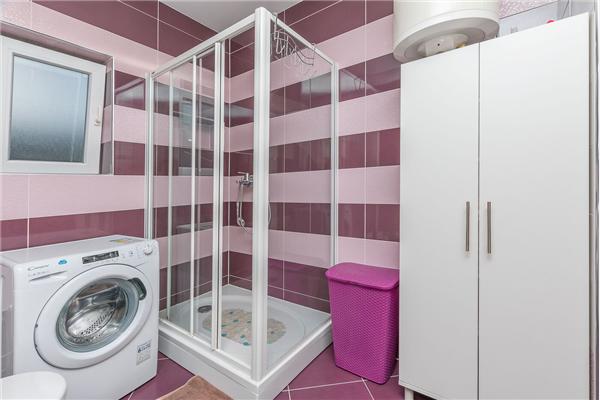 Apartment A1, for 5 persons