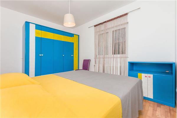 Apartment A1, for 5 persons