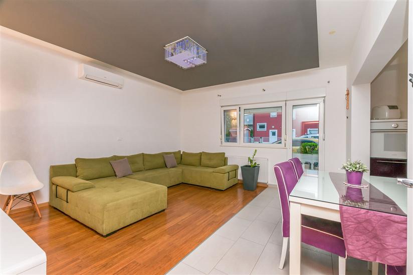 Apartment A1, for 5 persons