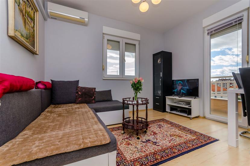 Apartment A1, for 5 persons