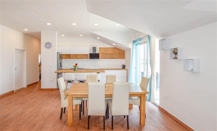 Apartment A1, for 8 persons