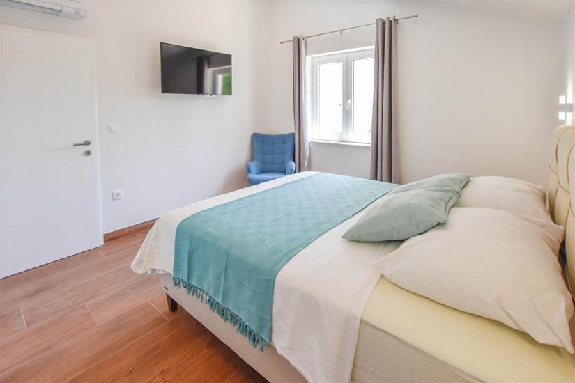 Apartment A1, for 8 persons