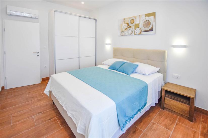 Apartment A1, for 8 persons