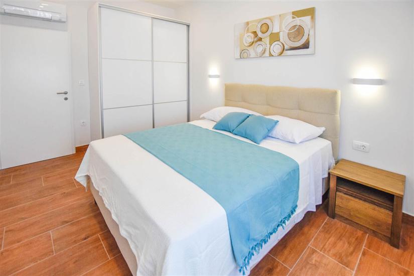 Apartment A1, for 8 persons
