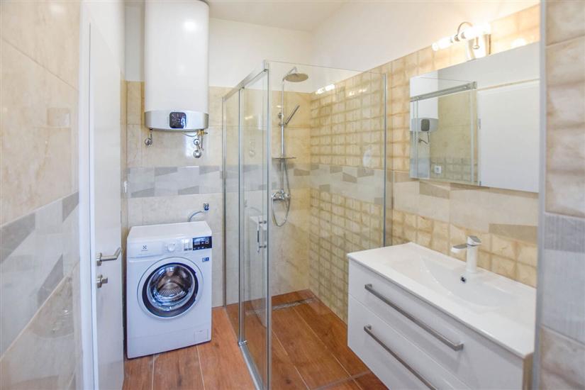 Apartment A1, for 8 persons