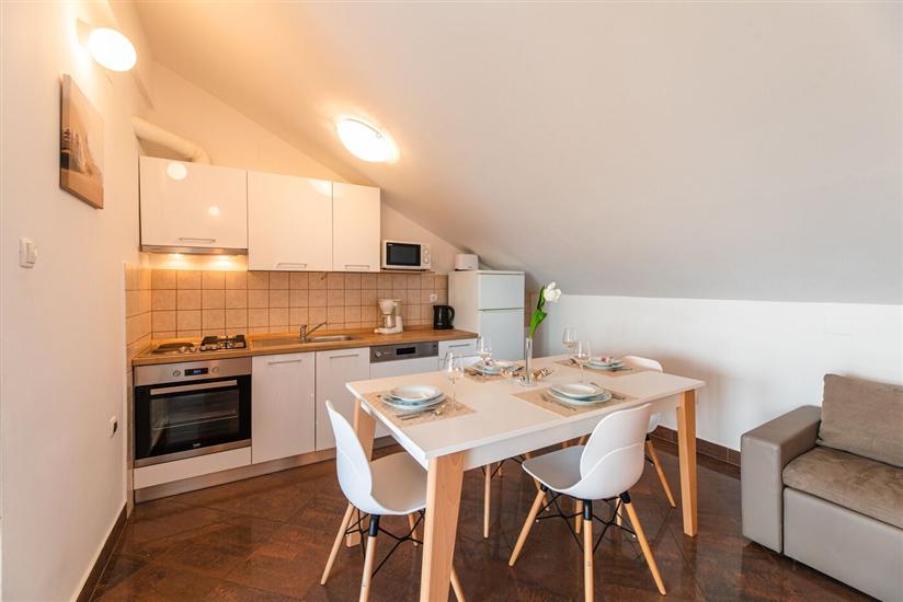 Apartment A4, for 6 persons