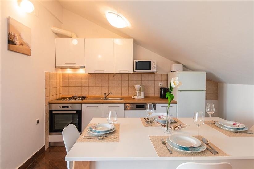 Apartment A4, for 6 persons