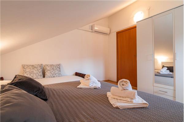 Apartment A4, for 6 persons