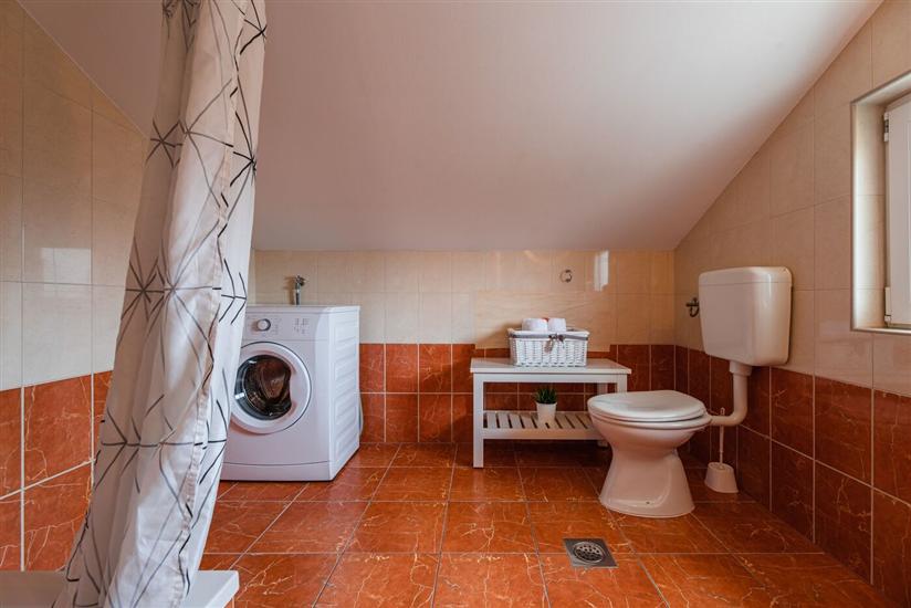 Apartment A4, for 6 persons