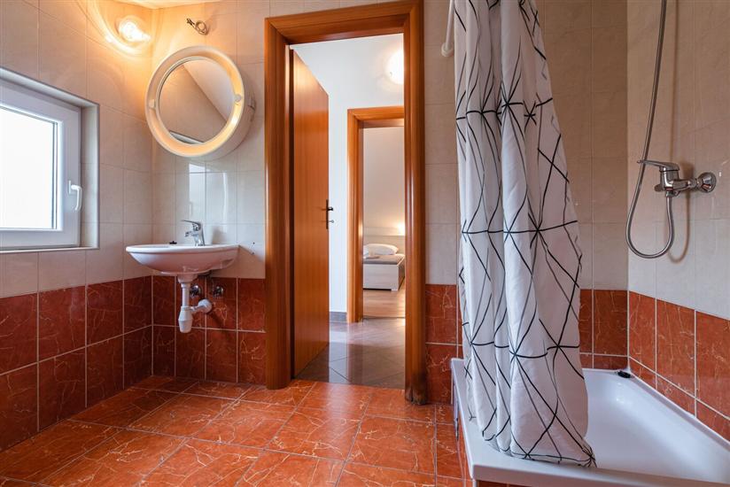 Apartment A4, for 6 persons