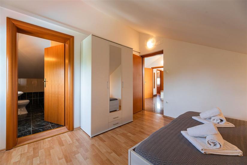 Apartment A4, for 6 persons