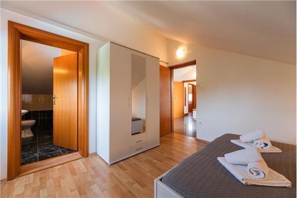Apartment A4, for 6 persons