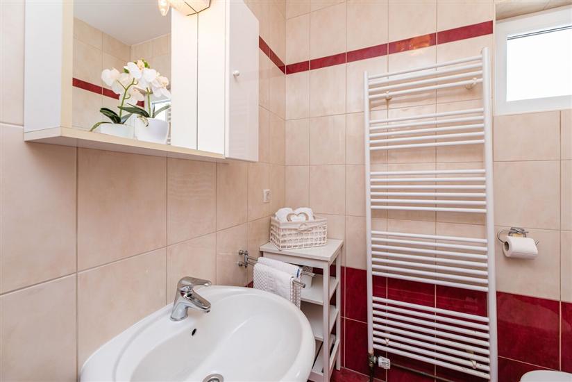 Apartment A5, for 5 persons