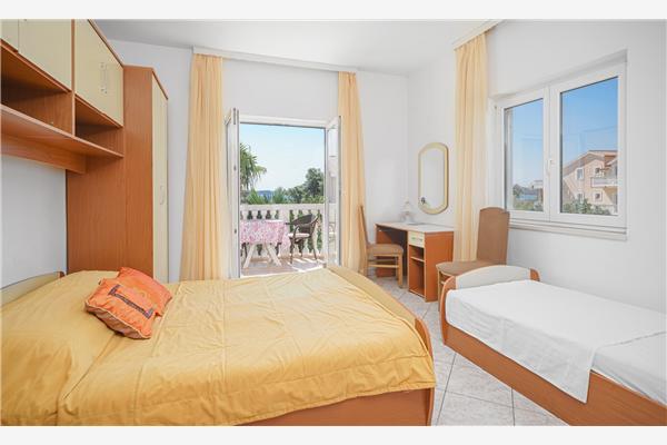 Apartment A6, for 7 persons