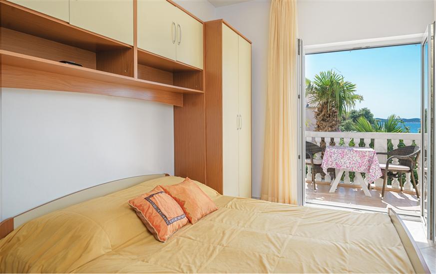 Apartment A6, for 7 persons