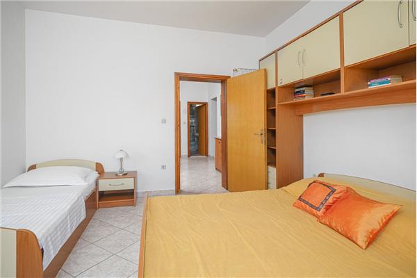 Apartment A6, for 7 persons