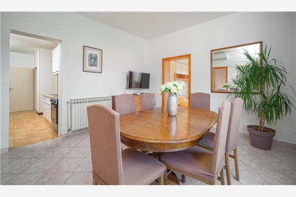 Apartment A6, for 7 persons