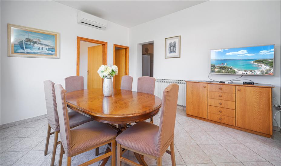 Apartment A6, for 7 persons