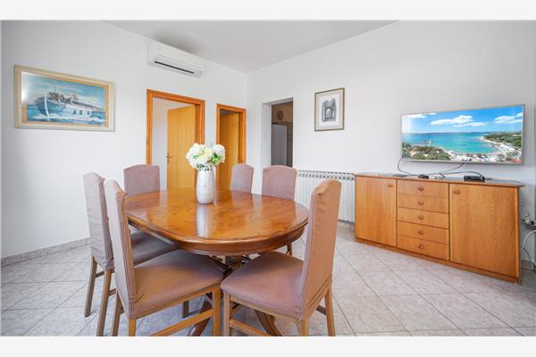 Apartment A6, for 7 persons