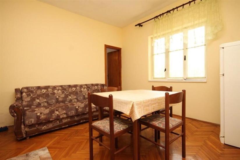 Apartment A1, for 5 persons