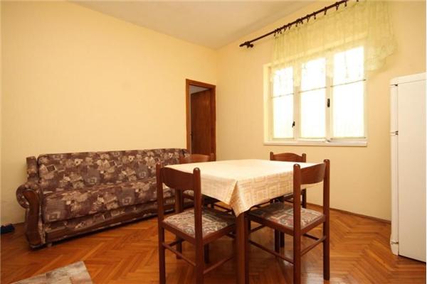 Apartment A1, for 5 persons