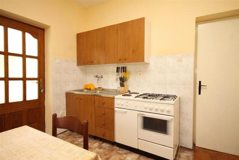 Apartment A1, for 5 persons