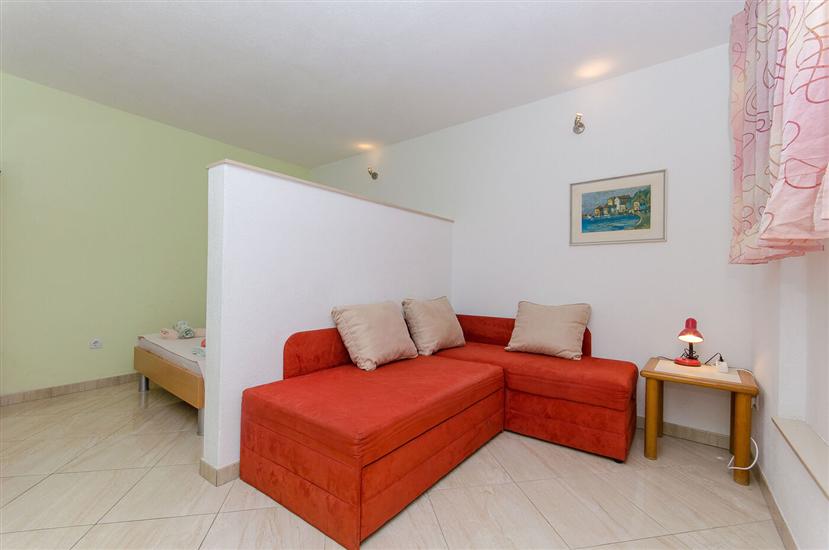 Apartment A4, for 3 persons