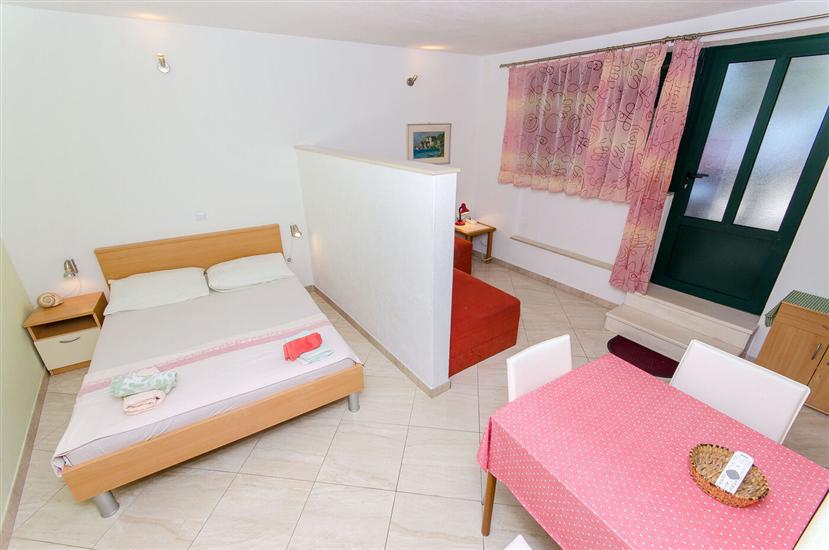 Apartment A4, for 3 persons