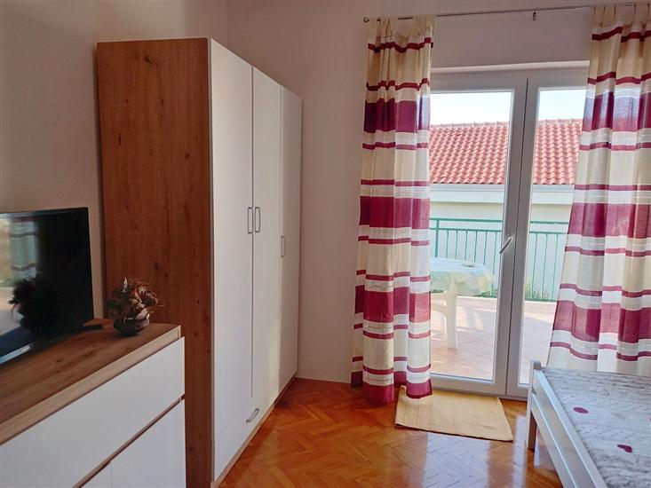Apartment A1, for 6 persons