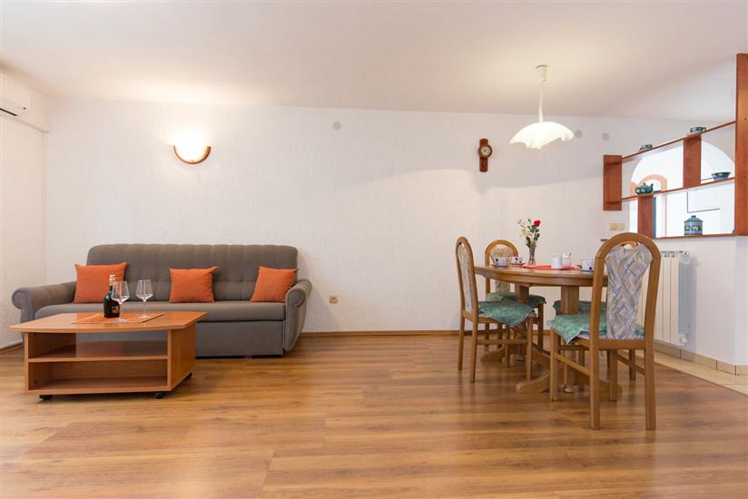 Apartment A3, for 5 persons