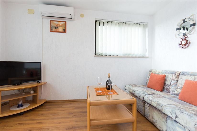 Apartment A4, for 4 persons