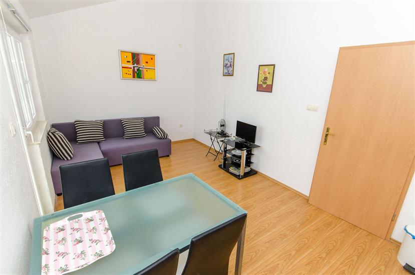 Apartment A2, for 5 persons