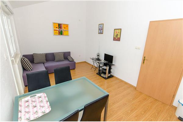 Apartment A2, for 5 persons