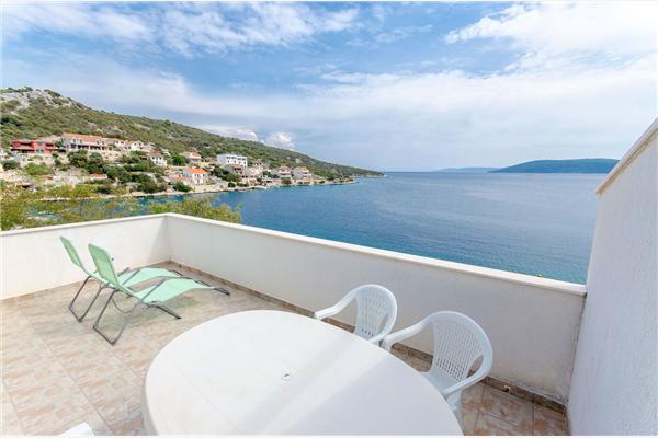 Apartment A2, for 5 persons