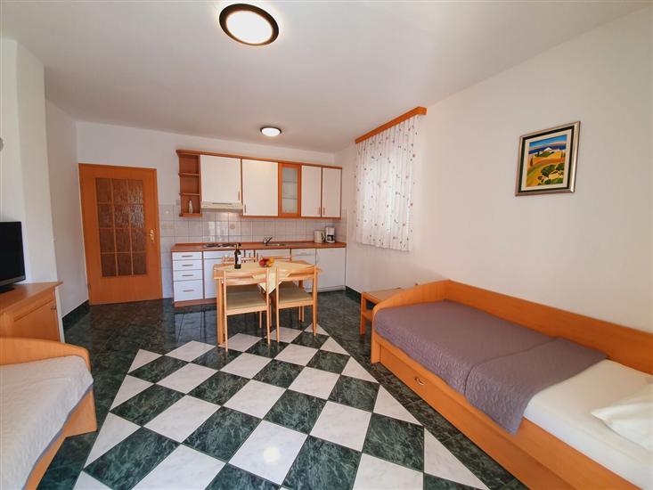 Apartment A4, for 4 persons