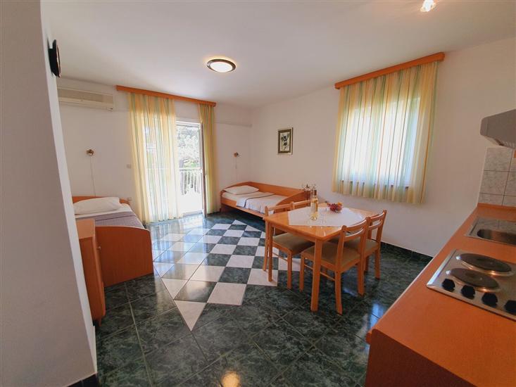 Apartment A6, for 4 persons