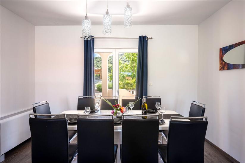 House K1, for 10 persons