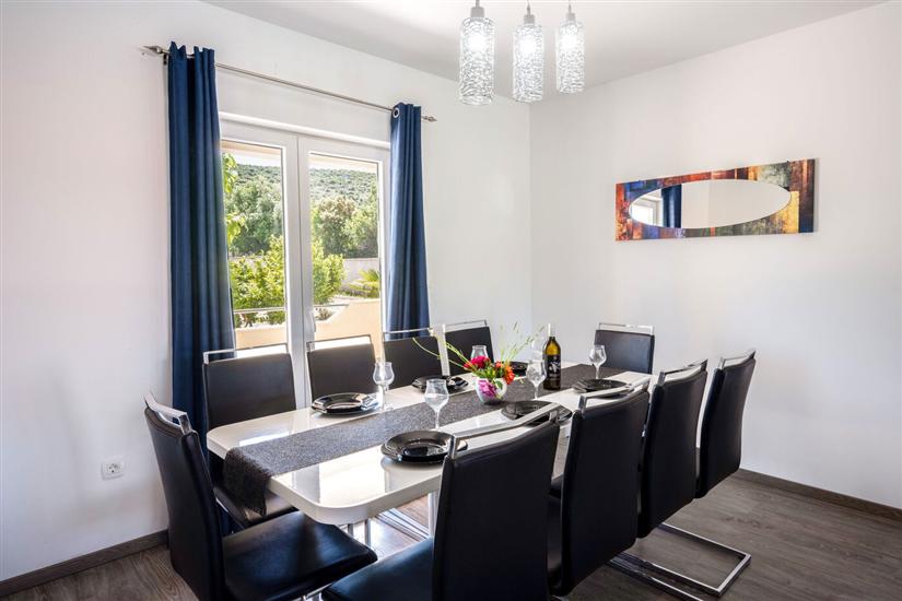 House K1, for 10 persons